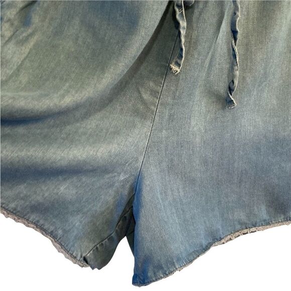 BEACHLUNCHLOUNGE COLLECTION Off The Shoulder Denim Style Romper, Size M - Picture 5 of 10